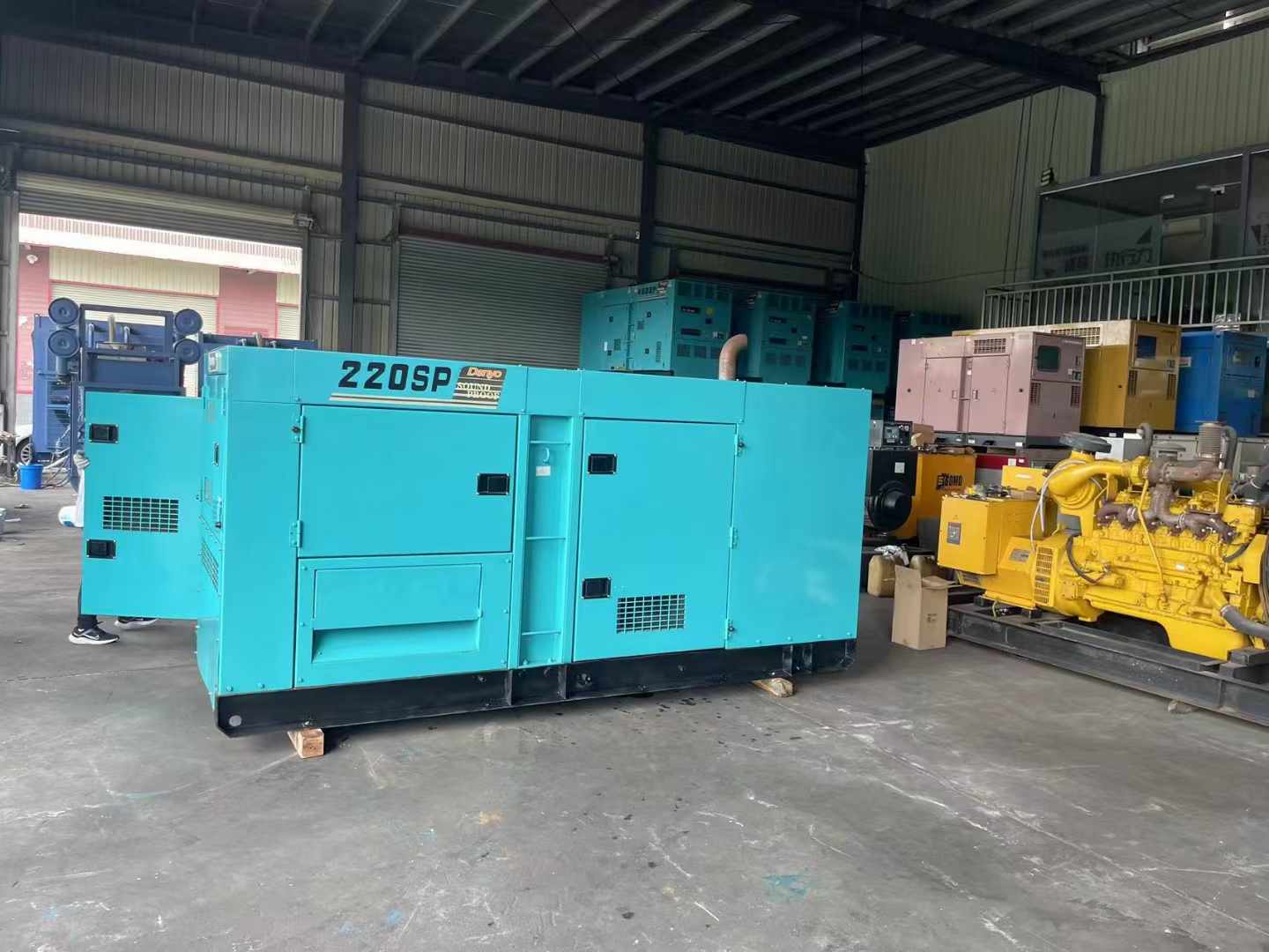 龙门800kW 柴油发电机的输出电流波动范围是多少？